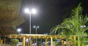 Prefeitura conclui remodelação da iluminação na Praça Lívio Abramo Teatro 100