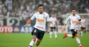 Corinthians vence no sufoco e se classifica na Copa do Brasil corinthians avenida