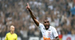 Corinthians vence o São Paulo e vira líder do Grupo C corinthians sao paulo paulistao2019