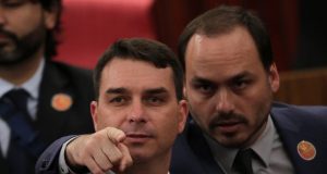Marco Aurélio arquiva pedido de Flávio e mantém investigações