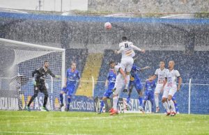 Em jogo maluco, São Caetano e Bragantino empatam sao caetano bragantino