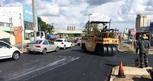Metade da Via Expressa já passou por recapeamento asfáltico Asfalto via
