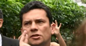 Moro estuda diminuir imposto de cigarro, para conter contrabando Cigarro Moro