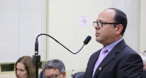 Requerimento pede ao prefeito esclarecimentos sobre imóveis do município Elton Negrini 113