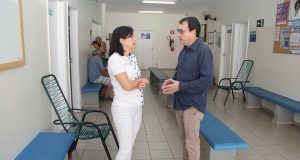 Gerson da Farmácia verifica melhorias na USF do Parque das Laranjeiras I Gerson e MT