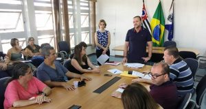 Prefeitura finaliza PCCV, propõe aumento salarial acima da inflação e tíquete de R$ 520 Aumento salarial 2019