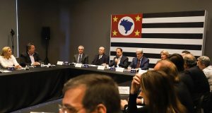 Governo de SP anuncia bônus de R$ 10,4 mi para 4 mil servidores da Educação da Região Central Bonus Doria