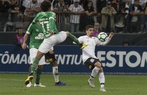 Corinthians bate Chape e avança na Copa do Brasil copa do brasil corinthians chape jogo