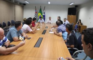 Decreto que regulamenta transporte por aplicativos será alterado Aplicativo Uber 01