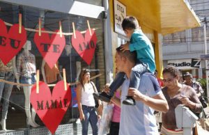 Comércio de Araraquara espera aumento de 4,85% nas vendas para o Dia das Mães Dia das Maes 133