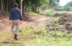 Moradores do Portal das Laranjeiras pedem manutenção em via Gerson Laranjeiras