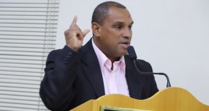 Sessão da Câmara: Dias comemorativos, liberação de créditos e bate boca Toninho interna
