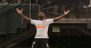 Com gol solitário, Corinthians bate CSA no Brasileirão