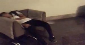 Delegação feminina do Santos dorme em saguão de hotel