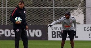 Em confronto adiado, Corinthians e Goiás duelam pelo Brasileirão