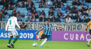 Em jogo de seis gols, Grêmio empata com a Chapecoense pelo Brasileirão