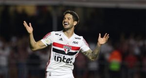 São Paulo vence ‘San-São’ pelo Brasileirão