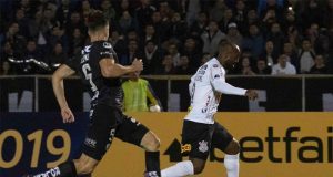 Corinthians empata e está eliminado da Sul-Americana