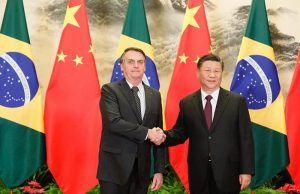 Bolsonaro se encontra com presidente chinês para assinatura de acordos