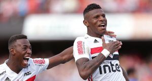 São Paulo bate Avaí e retorna ao G4 do Brasileirão