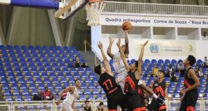Araraquara vence Catanduva pela Copa Revelar de Basquete
