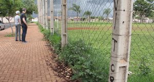 Moradores do Parque das Laranjeiras pedem manutenção de praça