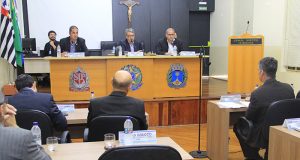 Câmara autoriza abertura de crédito de mais de R$ 33 milhões para pagamento e 13º de servidores