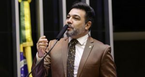 Marco Feliciano é expulso do Podemos após tratamento odontológico de R$ 157 mil