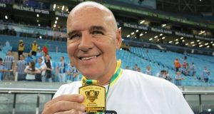 Morre aos 72 anos o treinador Valdir Espinosa, campeão do mundo com o Grêmio