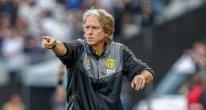 Treinador do Flamengo, Jorge Jesus testa positivo para COVID-19