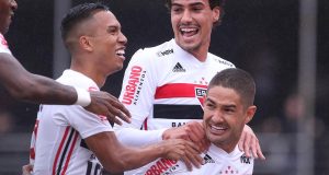 São Paulo vence a Ponte e se mantém na liderança do Grupo C