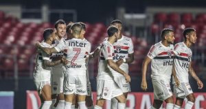 De virada, São Paulo bate Santos e fica perto da classificação no Paulistão