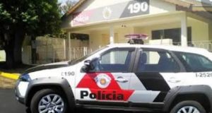 Bandido leva carro, dinheiro e celulares durante assalto