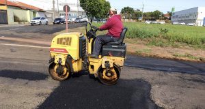 Recuperação da pavimentação asfáltica chega ao Jardim Eliana