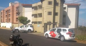 Professor mata esposa e se suicida na região