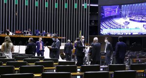 Congresso aprova eleições para 15 de novembro