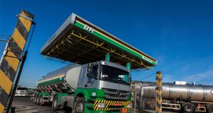 Petrobras reduz em 4% preço da gasolina nas refinarias nesta sexta