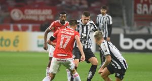 Fora de casa, Santos perde para o Internacional e segue sem vencer no Brasileirão