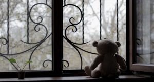 Justiça decreta prisão de babá e marido acusados de abusar sexualmente de criança de 1 ano