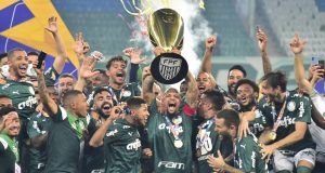 Palmeiras bate Corinthians nos pênaltis e volta a ser campeão do Paulistão