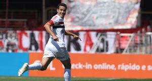 No fim, São Paulo supera Corinthians e vence a terceira seguida no Brasileirão