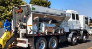 Araraquara adota Caminhão Caçamba Térmica para recuperar pavimentação das vias públicas