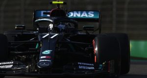 Na última volta, Bottas supera Hamilton e faz pole no GP da Emilia-Romagna