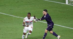 Com emoção, São Paulo derrota o Fortaleza nos pênaltis e avança na Copa do Brasil