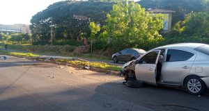 Acidente na rodovia Araraquara – Américo Brasiliense derruba poste