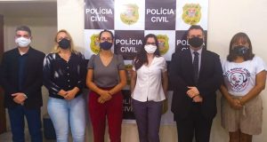 Comissão questiona delegado sobre caso do cachorro que morreu de fome