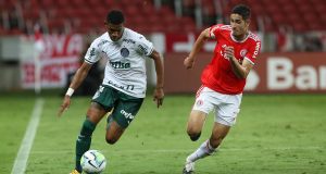 Internacional bate Palmeiras e entra no G4 do Brasileirão
