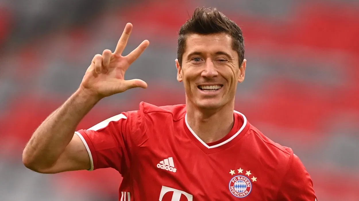 Lewandowski é eleito melhor jogador do mundo pela Fifa