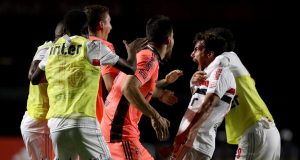 São Paulo vence Atlético-MG e abre vantagem na liderança do Brasileirão