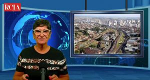 O poste continua no meio da rua